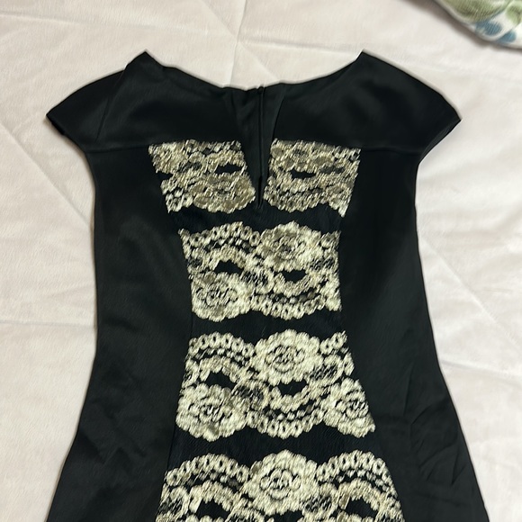 Black and gold dress - Picture 2 of 3